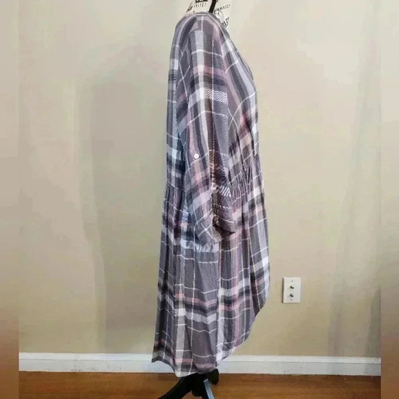 Torrid Purple and Gray Plaid V-Neck Cuffed Sleeve Top, 2x - Picture 6 of 11